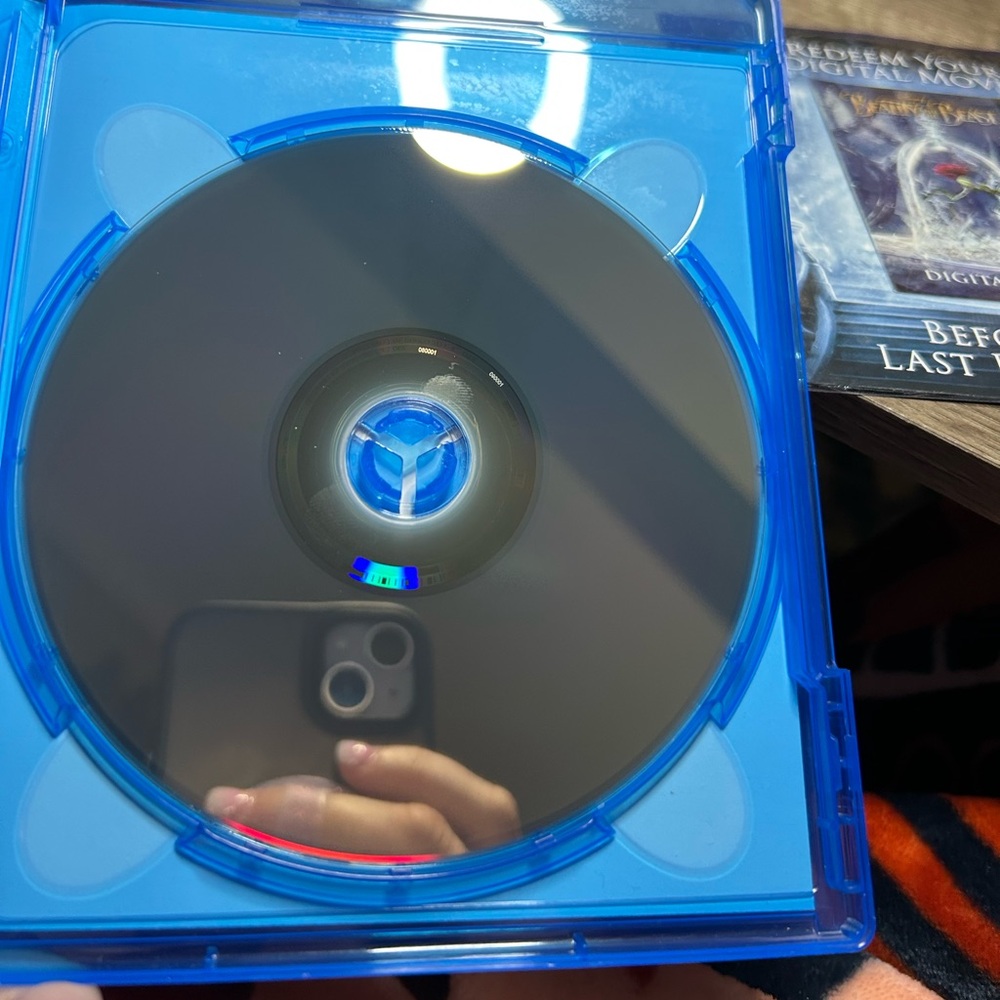 Disney's Beauty and the Beast Blu-ray Combo - Yellow and Blue - Picture 5 of 6